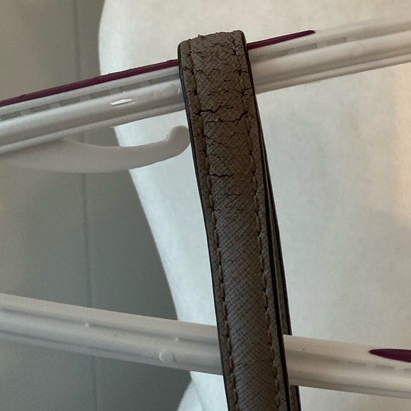 Michael Kors Jet SetTravel Tote - Picture 8 of 12